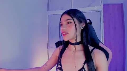 Snapshot of devours_fire chatting on 06-15-26, 01:41 Sara 3 online show from 06-15-26, 01:41