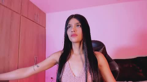 Snapshot of devours_fire chatting on 07-28-26, 08:52 Sara 3 online show from 07-28-26, 08:52