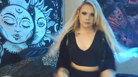 Snapshot of devyn_winter chatting on 11-11-25, 07:36 devyn winter online show from 11-11-25, 07:36