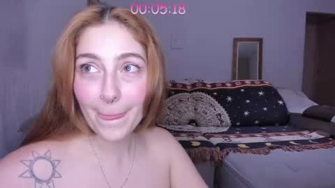 Snapshot of dexandlily chatting on 10-04-25, 01:36 Dex and Lily online show from 10-04-25, 01:36