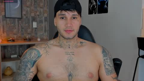 Snapshot of deymon_scott chatting on 06-04-26, 10:05 JULIAN online show from 06-04-26, 10:05