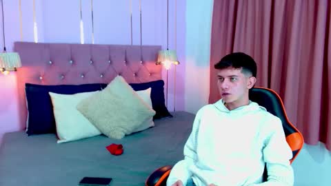 Snapshot of deyvigreko chatting on 12-04-25, 09:23 DEYVIGREKO online show from 12-04-25, 09:23