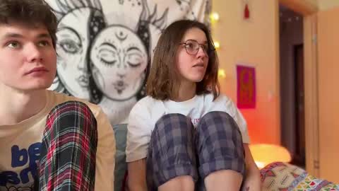 Snapshot of di_n_alex chatting on 02-15-25, 02:00 Di Alex online show from 02-15-25, 02:00