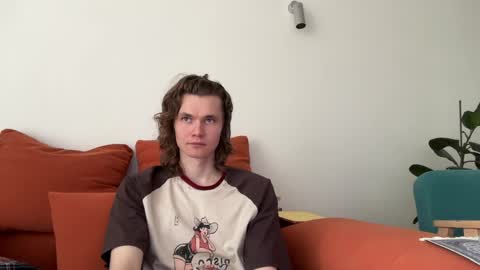 Snapshot of di_n_alex chatting on 05-15-26, 08:32 Di Alex online show from 05-15-26, 08:32
