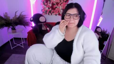 Snapshot of diaangell chatting on 06-11-26, 01:27 Dia online show from 06-11-26, 01:27