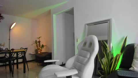 Snapshot of diagostone chatting on 02-23-25, 01:35 Diego online show from 02-23-25, 01:35