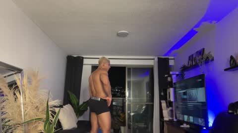 Snapshot of diagostone chatting on 09-14-25, 12:43 Diego online show from 09-14-25, 12:43