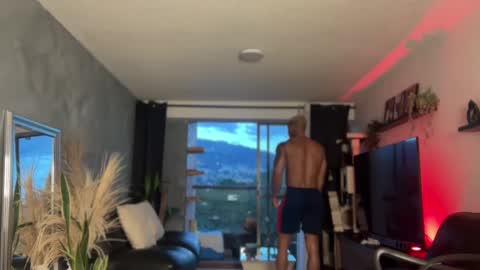 Snapshot of diagostone chatting on 09-15-25, 11:05 Diego online show from 09-15-25, 11:05