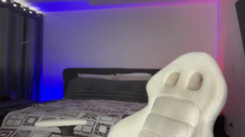 Snapshot of diagostone chatting on 10-23-25, 08:40 Diego online show from 10-23-25, 08:40