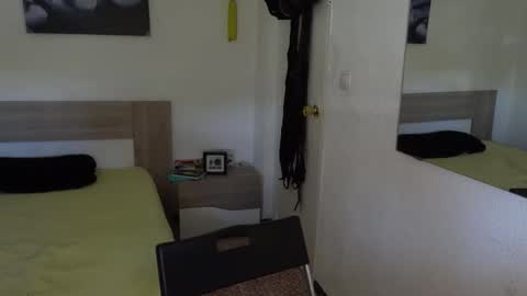 Snapshot of diamon_kataleya chatting on 12-03-25, 12:14 Melissa My schedule 10pm time Colombia online show from 12-03-25, 12:14