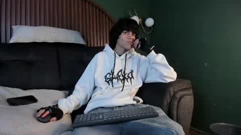 Snapshot of diamond_twink chatting on 07-12-26, 05:42 diamond_twink online show from 07-12-26, 05:42