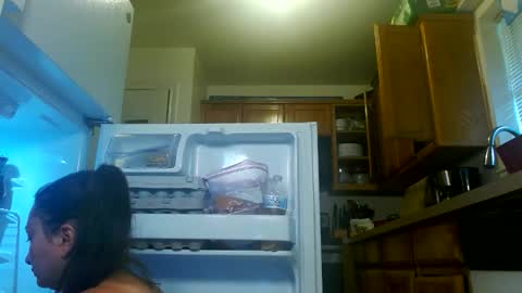 Snapshot of diamondmonroexo chatting on 05-27-26, 04:37 DiamondMonroeXo online show from 05-27-26, 04:37