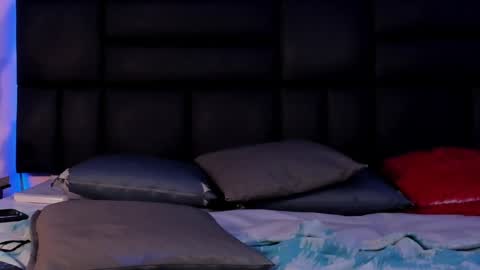 Diana Tamayo online show from 02-12-25, 01:09