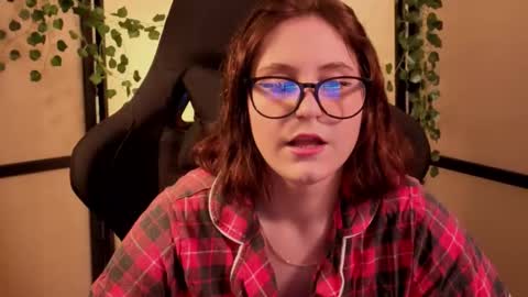 Snapshot of diana_floweri chatting on 01-17-26, 11:37 Diana online show from 01-17-26, 11:37