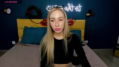 Snapshot of diana_garrett chatting on 12-13-24, 08:51 Diana online show from 12-13-24, 08:51