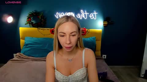 Snapshot of diana_garrett chatting on 12-16-24, 08:52 Diana online show from 12-16-24, 08:52