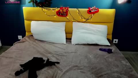 Snapshot of diana_garrett chatting on 12-21-24, 01:36 Diana online show from 12-21-24, 01:36