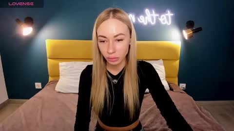 Snapshot of diana_garrett chatting on 01-18-25, 08:41 Diana online show from 01-18-25, 08:41