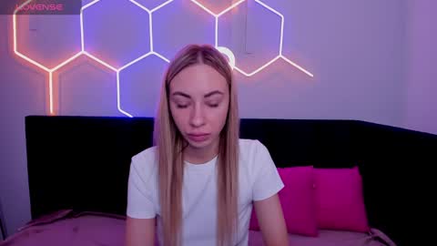 Snapshot of diana_garrett chatting on 01-19-25, 08:50 Diana online show from 01-19-25, 08:50