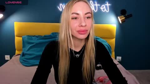 Snapshot of diana_garrett chatting on 01-24-25, 08:55 Diana online show from 01-24-25, 08:55