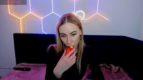 Snapshot of diana_garrett chatting on 02-08-25, 08:42 Diana online show from 02-08-25, 08:42