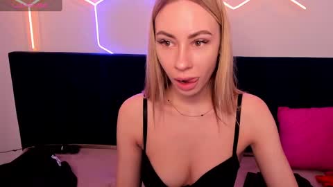 Snapshot of diana_garrett chatting on 02-15-25, 08:54 Diana online show from 02-15-25, 08:54