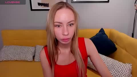 Snapshot of diana_garrett chatting on 09-26-25, 01:31 Diana online show from 09-26-25, 01:31