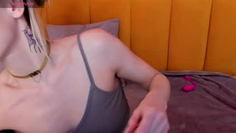 Snapshot of diana_garrett chatting on 11-14-25, 01:37 Diana online show from 11-14-25, 01:37