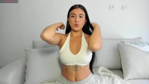 Snapshot of diana_jones_ chatting on 05-29-26, 07:23 POCA online show from 05-29-26, 07:23