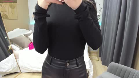 Snapshot of diana_soft chatting on 11-16-25, 05:35 Diana online show from 11-16-25, 05:35