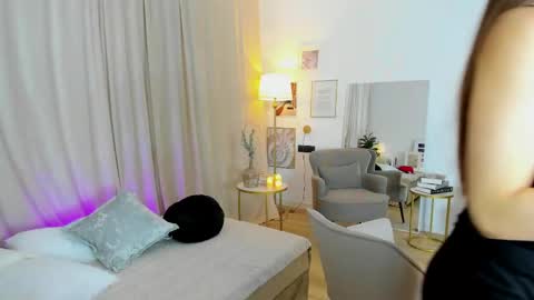 Diana online show from 03-08-26, 07:12