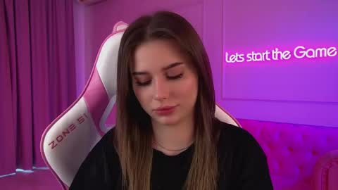 Snapshot of dianabecker chatting on 05-16-26, 06:54 Diana online show from 05-16-26, 06:54