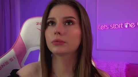 Snapshot of dianabecker chatting on 06-04-26, 06:25 Diana online show from 06-04-26, 06:25