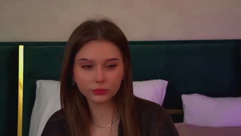 Snapshot of dianabecker chatting on 06-15-26, 06:10 Diana online show from 06-15-26, 06:10