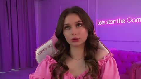 Snapshot of dianabecker chatting on 06-17-26, 06:38 Diana online show from 06-17-26, 06:38