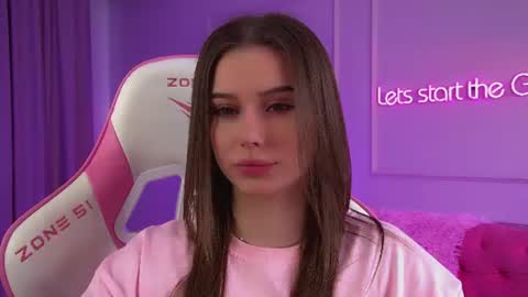 Snapshot of dianabecker chatting on 06-27-26, 06:51 Diana online show from 06-27-26, 06:51