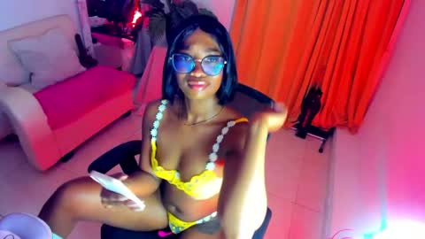 Snapshot of dianablackgirl chatting on 05-01-26, 10:14 dianablackgirl online show from 05-01-26, 10:14