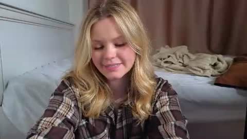 Snapshot of dianaholiday chatting on 07-20-26, 12:07 Olga online show from 07-20-26, 12:07