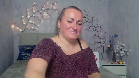 Snapshot of dianamgg chatting on 04-24-26, 07:11 Diana online show from 04-24-26, 07:11