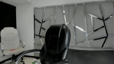 dianarous online show from 10-13-25, 04:45