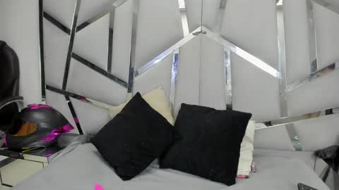 dianarous online show from 03-16-26, 03:34