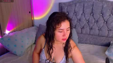 Snapshot of diane_1 chatting on 07-02-26, 11:05 DIANE online show from 07-02-26, 11:05