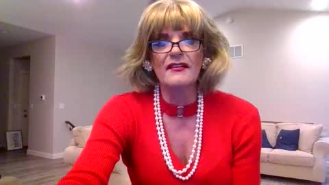 Snapshot of dianeheels chatting on 10-16-25, 01:56 dianeheels online show from 10-16-25, 01:56