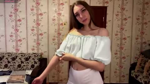 Snapshot of dianmcphie chatting on 07-18-26, 02:43 Anna online show from 07-18-26, 02:43