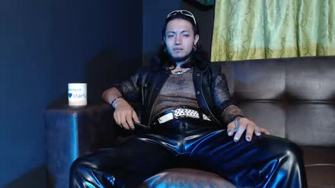 Snapshot of dicaprioo_ chatting on 05-22-26, 05:25 DICAPRIO online show from 05-22-26, 05:25