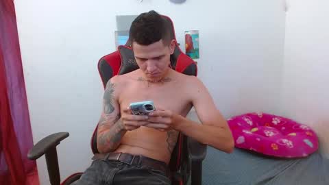 Snapshot of dick_monster23cm chatting on 01-23-25, 07:18 dick_monster23cm online show from 01-23-25, 07:18