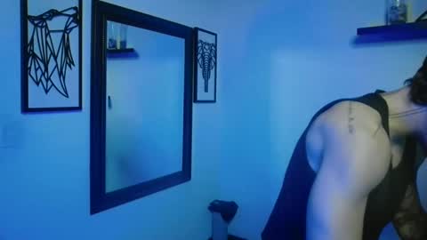 Snapshot of dickdamian_ chatting on 12-22-24, 10:04 Damin online show from 12-22-24, 10:04