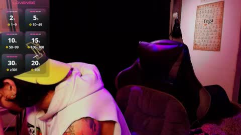 Snapshot of dickdamian_ chatting on 11-27-25, 05:53 Damin online show from 11-27-25, 05:53