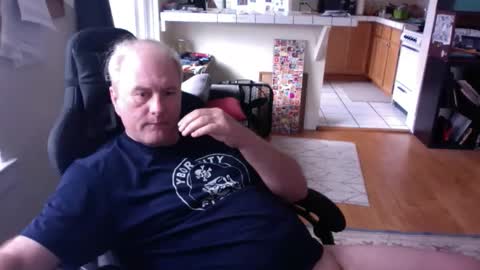 Snapshot of dickflasher5 chatting on 04-03-26, 02:37 Richard Fleischer online show from 04-03-26, 02:37