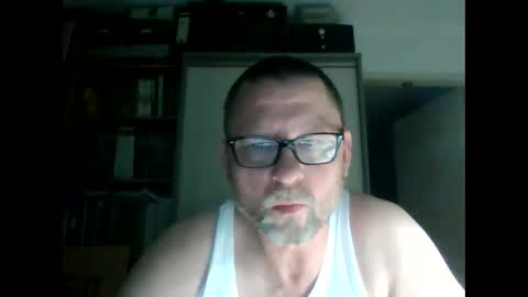 Snapshot of dierenfeld chatting on 01-12-25, 10:43 dierenfeld online show from 01-12-25, 10:43